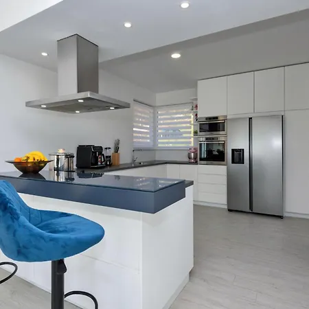 4 Bedroom Amazing In Semesterbostad